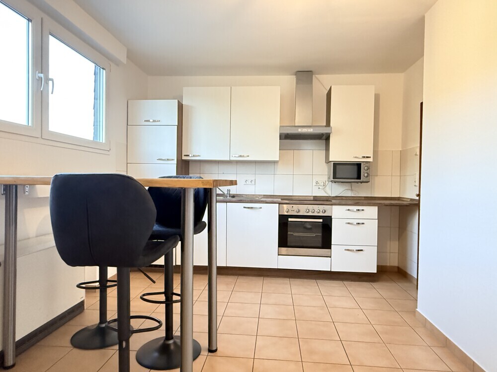 Konz, schön geschnittene 3-Zimmer-Dachgeschosswohnung mit EBK, Balkon und Stellplatz