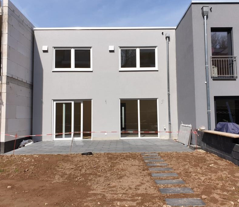 Trier-Feyen, top-ausgestattetes, modernes RH (Neub ...