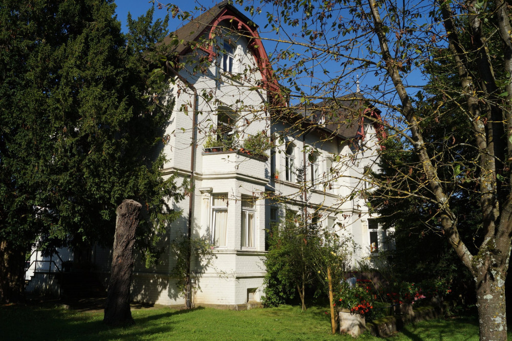 Ehrang, charmante 2-Zimmer-Altbauwohnung, im Grüne ...